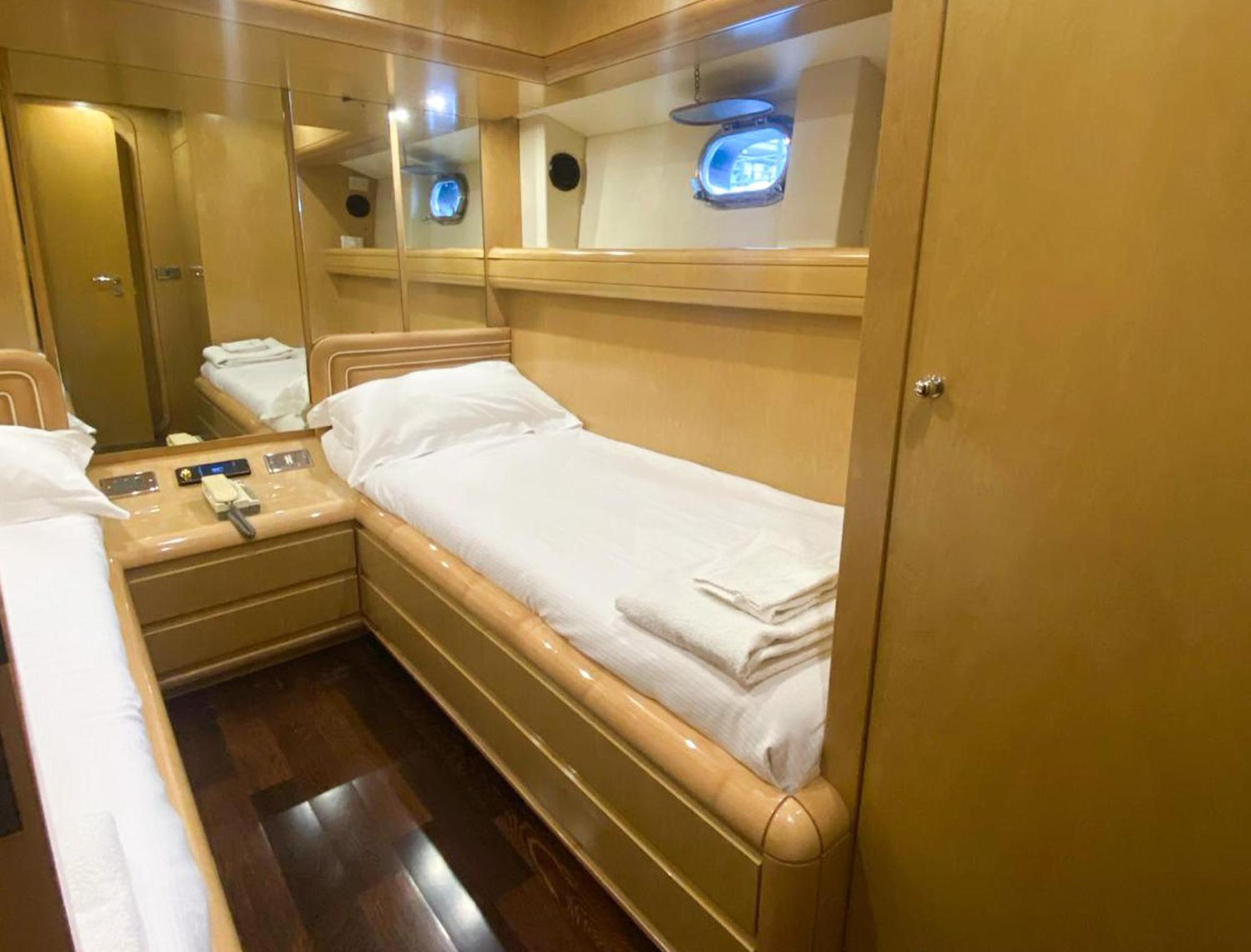 Bb Boat Lady A Genua